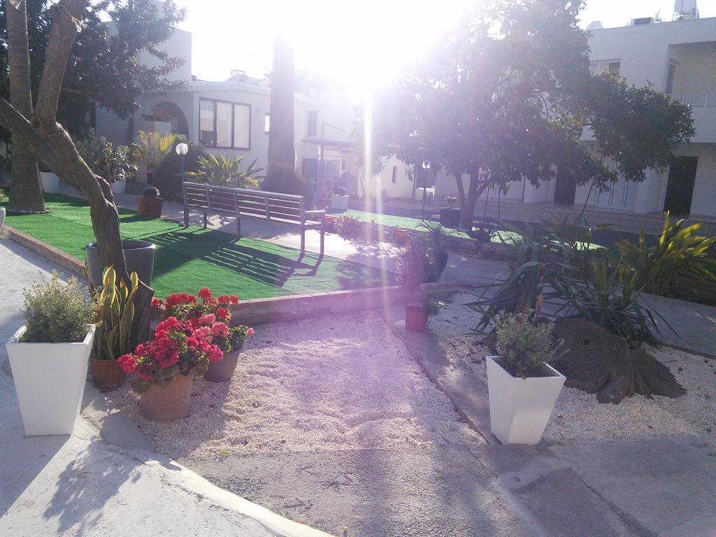 Aparthotel Zoe'S Court Klorakas Zewnętrze zdjęcie