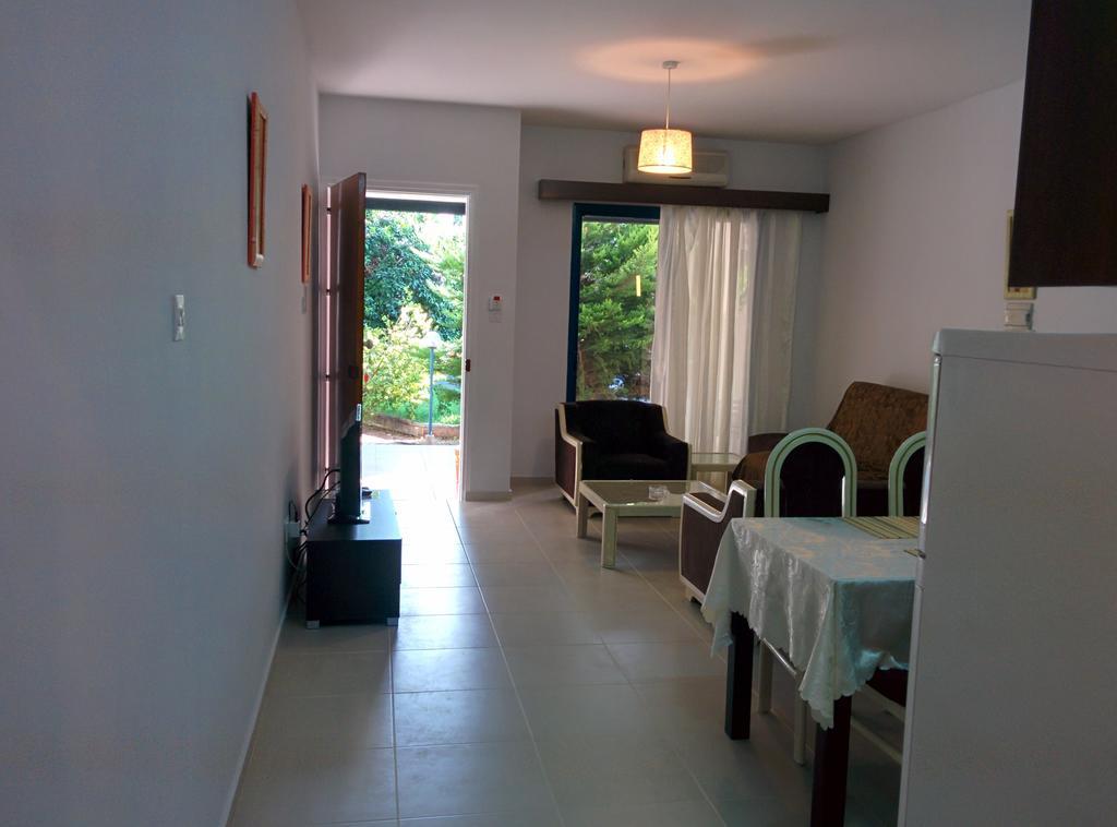 Aparthotel Zoe'S Court Klorakas Zewnętrze zdjęcie